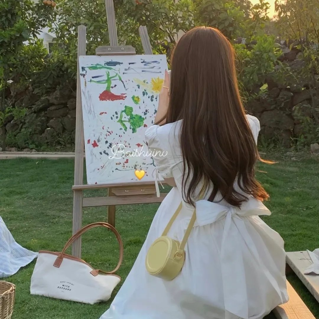 九顶假发的女孩 海报